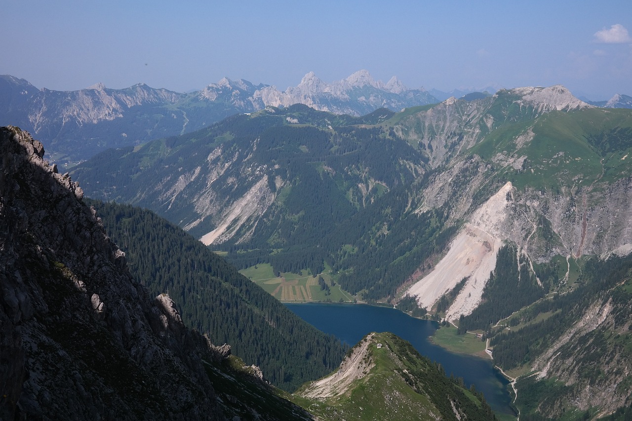 深圳山體滑坡災(zāi)害進(jìn)展關(guān)注，共筑安全防線，最新消息匯總