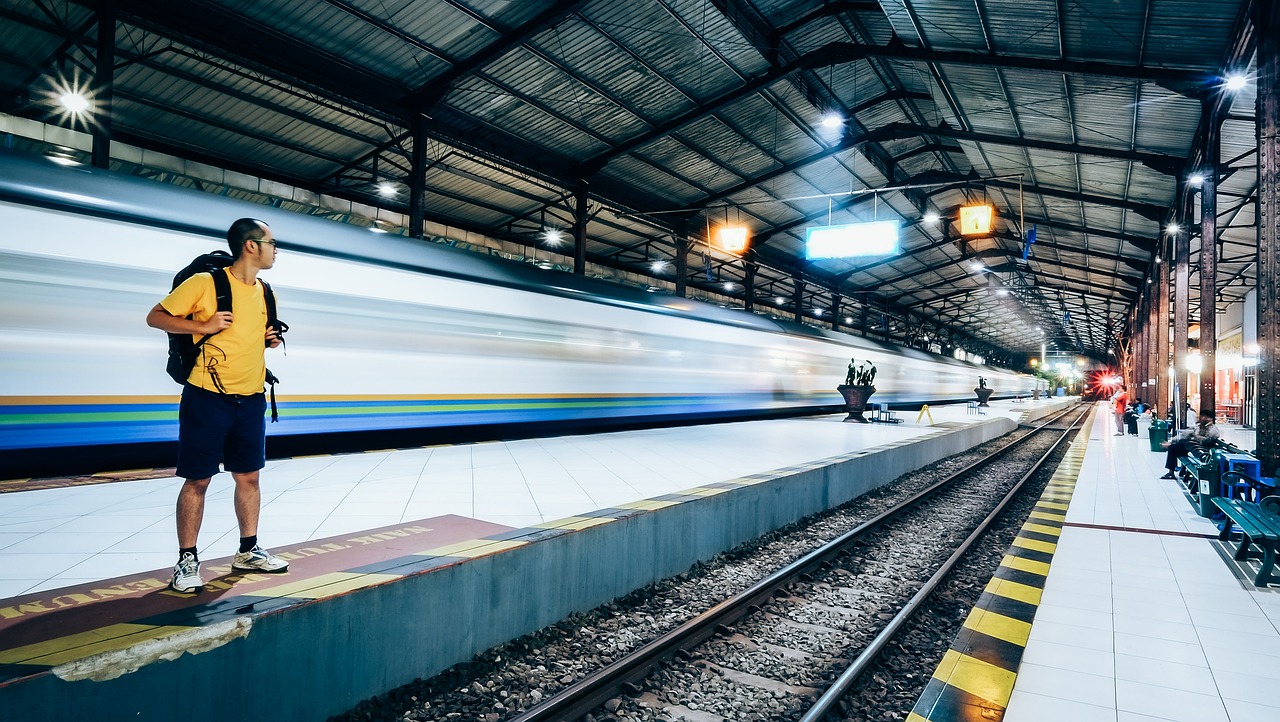 最新列車事件深度探究，原因分析與應(yīng)對之策